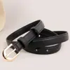 Cinturón de Cuero para Mujer de Nuevo Estilo de Gama Alta con Hebilla Dorada Casual Versátil Banda para la Cintura de Piel de Vaca para Jeans Moderno Venta al por Mayor de Fábrica