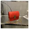 Bolso Mini de Alta Gama Moda Femenina Bolso Versátil de Hombro Cruzado 2025 Verano Nuevo Bolso Cuadrado Pequeño Acolchado con Cadena