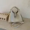 Bolso Cubo Casual de Moda Nueva de Invierno Diseño de Nicho Bolso de Hombro Único Cruzado 2026 Bolso Personalizado de Moda para Mujer