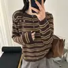 Cardigã de malha listrado com bordado de urso mel e gola redonda para mulheres, suéter de outer wear com novo design outono/inverno 2026