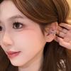 Pendientes de clip de oreja sin orejas con forma de serpiente y diamantes súper brillantes, de alto temperamento, de celebridades en línea, nuevos pendientes de clip de oreja de nicho para mujeres