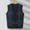 Colete Tricotado Masculino Gola V Primavera e Outono 2024 Suéter Tricotado Masculino Sem Manga Moda Colete Jacquard Colete Masculino