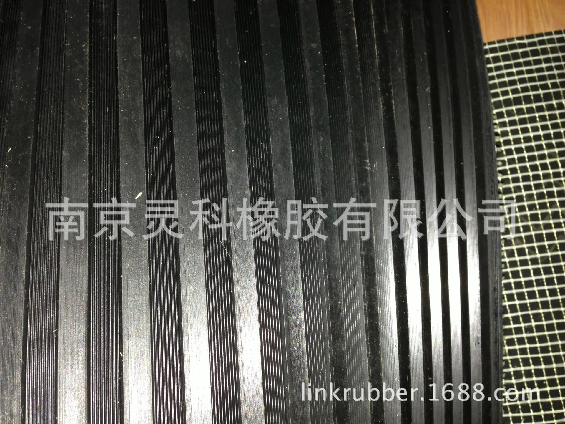 黑色宽条纹2