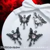 Accesorios de Estilo Oscuro Estilo Europeo y Americano Mariposa Negra Pistola Cruz de Rosa Colgante Pulsera de Cuentas DIY Collar