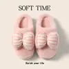 Novas Pantufas de Algodão Pelúcia com Laço Vermelho 2026 para Mulheres, Pantufas Peludas Quentes Antiderrapantes para Interior de Inverno