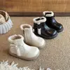 Botas de Nieve para Niñas Invierno Nuevos Zapatos de Algodón para Niños Botas con Felpa Botas Cortas Antideslizantes de Princesa para Niñas Botas de Cuero para Niñas