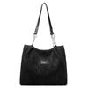 Bolsa Tote de Veludo Cotelê de Grande Capacidade Bolsa de Axila com Corrente Bolsa Feminina Exportação Transfronteiriça Nova Tendência Simples Bolsa de Ombro para Trabalho