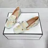 Estilo Nacional Chino Bordado Vintage Zapatos de Frijol Zapatos Cheongsam Elegante Elegante Moño Suela Suave Punta Cuadrada con Forro de Lana Zapatos Mao Mao
