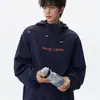 Jaqueta corta-vento com capuz leve e respirável bordada estilo americano para homens, roupa de proteção solar com proteção UV dopamina para atividades ao ar livre no verão