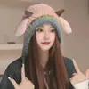 Bonito Gorro de Lana Pequeño Estilo Coreano para Mujer en Otoño e Invierno Cálido Correa Tejido Gorro Protector para Orejas Versátil Gorro de Punto Lei Feng