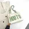 Bolsa grande popular para mujer 2023 otoño e invierno Nueva bolsa de mano con letras versátil gran capacidad Bolso de hombro para clase de estudiante universitario