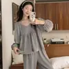 2025 Nuevo Estilo Coreano Sencillo Primavera y Otoño Manga Larga Color Sólido Pijama para Mujer Holgado Cómodo Ropa Exterior Ropa para el Hogar