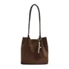 Bolsa de Axila de Alta Capacidade para Mulheres 2025 Inverno Novo Estilo Coreano Versátil Fosca para Comutar Bolsa de Ombro Tote