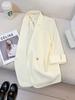 Blazer Amarelo Creme Novo Estilo Verão 2026 para Mulheres, Moda Deusa Estilo Coreano, Versátil para o Trabalho e Uso Casual, Top Leve e Moderno
