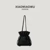 Bolso Cubo Plisado con Cordón Estilo Coreano con un Toque de Lujo, Bolso de Hombro de Cuero Suave de Moda Nuevo para Viajar al Trabajo de Mujer de Nicho 2026 Verano
