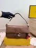 Bolsa baguette clássica vintage da marca F em couro genuíno para o dia a dia, resistente ao desgaste, bolsa de ombro e transversal com moda retrô