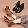 Nuevas botas cortas de algodón para mujer para otoño e invierno 2026, forradas de felpa, zapatos de madre, planas, piel suave, suela blanda, versátiles botas Martin para mujer