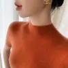Suéter adelgazante de manga corta con cuello semi-alto para proteger el cuello, versátil para primavera y verano, adecuado para usar en capas o solo, un básico elegante