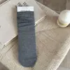 Calcetines de maternidad versátiles sin costuras de principios de otoño, calcetines casuales de algodón hasta la pantorrilla con efecto holgado, calcetines largos de color liso estilo ins para niñas en tonos café