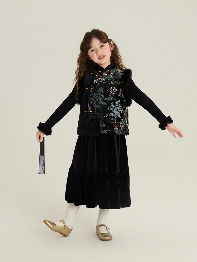 241213yiyijia80375.jpg