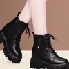 Botas Chelsea macias e versáteis de salto grosso para mulheres, nova coleção outono/inverno 2026, com forro de fleece, projetadas para mulheres baixinhas com salto oculto e sola grossa