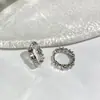 [Chapado en oro real] Exquisitos pendientes circulares de Corea del Sur, otoño e invierno, elegantes pendientes de estilo frío 2022, nuevos pendientes de hebilla de oreja de moda