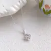 Colar de Trevo da Sorte em Zircônia Rosa de Luxo Leve, Estilo Coreano Nicho Placa Dupla Face Rosa com Padrão de Água, Corrente para Clavícula de Design de Alto Padrão