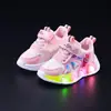 Novos Tênis Esportivos Luminosos de Desenho Animado para Crianças Outono e Primavera para Crianças Pequenas e Médias Tênis de Corrida da Moda Comércio Exterior Iluminação LED Sapatos para Meninas