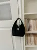 Bolso cruzado de alta gama pequeño para mujer, nuevo, retro, de nicho, tipo cubo para commuting, elegante, de un solo hombro, cruzado, moderno