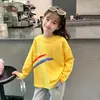 Camiseta base de algodón puro con estampado de dibujos animados para niños, top de moda, nuevo estilo primavera y otoño 2026, camiseta elegante de manga larga para niñas