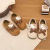 Zapatos de Niña de una Sola Capa para Primavera y Otoño Zapatos de Caricatura tipo Birkenstock Zapatos de Princesa para Niños Invierno 2025 Zapatos Pequeños de Cuero para Bebé Mocasines
