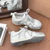 Suela Gruesa Malla Transpirable Zapatos de Entrenamiento Alemanes para Mujer 2026 Verano Nuevos Elegantes Versátiles Zapatos de Papá Casual Zapatos Blancos Forrest Gump