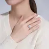 Anillo Redondo Único de Moissanita para Mujer, Anillo de Moda de Lujo Ligero, Venta al por Mayor Transfronteriza Europea y Americana, Moda de Alta Gama para Mujeres