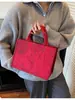 Nova Bolsa Grande Bordada Floral Estilo Chinês Tendência Nacional para Mulheres 2025 Nova Bolsa de Casamento Bolsa de Presente Souvenir Bolsa de Mão Tote Ins
