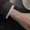 Pulsera con forma de serpiente pulsera para mujer estilo ins estilo genial moderno sentido de alta gama nueva moda 2023