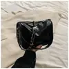 Bolsa Quadrada Pequena Tendência da Moda Coreana de Nicho com Toque de Luxo, Elegante Bolsa de Ombro Casual Simples Inspirada no Retro Chanel com Personalidade