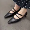 Zapatos de mujer de punta fina estilo francés con textura de cuero, nuevos zapatos Mary Jane versátiles para el otoño, con hebilla y tacón de cuña