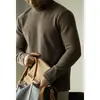 Camisa base blanca versátil de color liso, cuello medio alto, corte slim para hombre, camiseta de manga larga de seda de morera para hombre