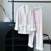 Pijama de Terciopelo de Isla Cálido y Engrosado para Otoño e Invierno para Mujer Color Puro Dulce Forro Polar Ropa de Casa Pantalones de Manga Larga Traje con Estampado de Leopardo