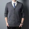 Cárdigan de punto para otoño e invierno para hombres de mediana edad y mayores, nuevo estilo 2024, suéter cálido con dobladillo acanalado para papás