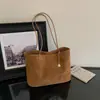 Bolso de gamuza para mujer, nueva colección de otoño 2026, estilo retro, adecuado para ir al trabajo, gran capacidad, bolso de hombro, bolso tipo cubo