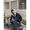 Chaqueta con Capucha de Cuero PU Empalmado Falsa de Dos Piezas para Hombre, Otoño 2026, Holgada Moderna Versátil Casual, Negra para Pareja