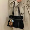 Bolso de Hombro Retro de Gran Capacidad para Invierno Transfronterizo para Mujer 2025 Nuevo Bolso de Mano Sencillo para el Trabajo Bolso de Hombro Versátil