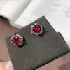 Conjunto de Joias com Porta-Retrato Novo Estilo Transfronteiriço com Toque de Luxo para Mulheres, Incluindo Anel de Flor Rosa, Brincos, Pingente e Colar Conjunto de Três Peças