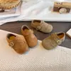 Sapatos de couro estilo coreano para meninas com solas macias, estilo britânico, novos sapatos de couro Mary Jane pequenos para primavera e outono de 2026, sapatos baixos retrô