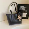 2026 Nova Bolsa Tote Mais Vendida para Mulheres, Para o Trabalho e Deslocamento, Grande Capacidade, Ombro Único, Estilosa, De Mão, Simples, Rígida, Tridimensional