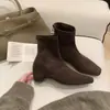 Botines Chuyuji de Gamuza con Tacón Grueso Delgado para Mujer 2026 Otoño Invierno Nuevos Botines Cortos Negros de Tacón Grueso y Punta Cuadrada