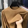 Suéter de punto liso para hombre con cuello redondo, nueva colección otoño/invierno 2026, tejido casual y cómodo para hombres de mediana edad, con un diseño cálido y texturizado.