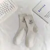 Novas meias de algodão para outono e inverno, meias fofas com desenho de urso preto, branco e cinza para mulheres, meias estudantis respiráveis e absorventes de suor, meias casuais