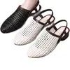 Combinadas con una falda, nuevas sandalias de verano 2026 estilo francés de cuero suave, malla, punta redonda, tejidas, sin espalda, huecas, transpirables para mujeres a la moda